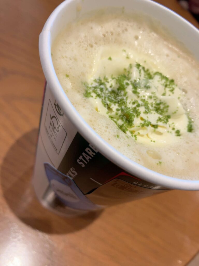 Starbucs Coffee Japanのメルティホワイト　ピスタチオ　モカ