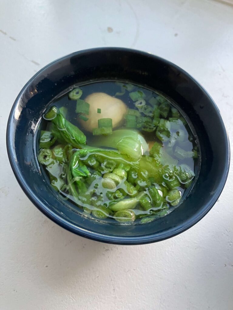 さかなのすり身ボールと青梗菜の中華スープ