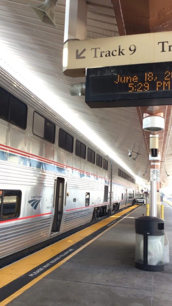 Union stationに停車中のAmtrak
