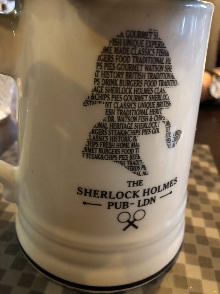 シャーロック・ホームズ柄のマグカップ